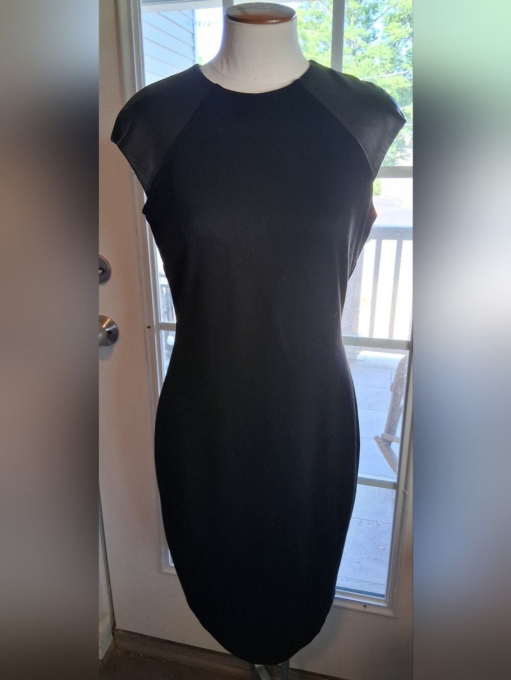 Lauren Ralph Lauren Black Classy Dress With Leather Shoulders Sz 4 NWOT
